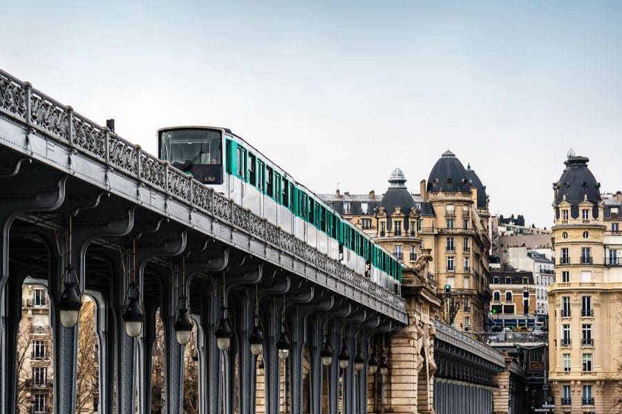 Pont de Bir-Hakeim.
