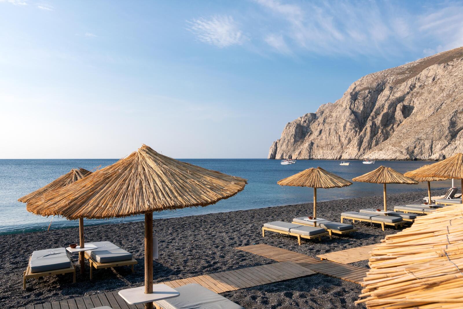 kamari beach